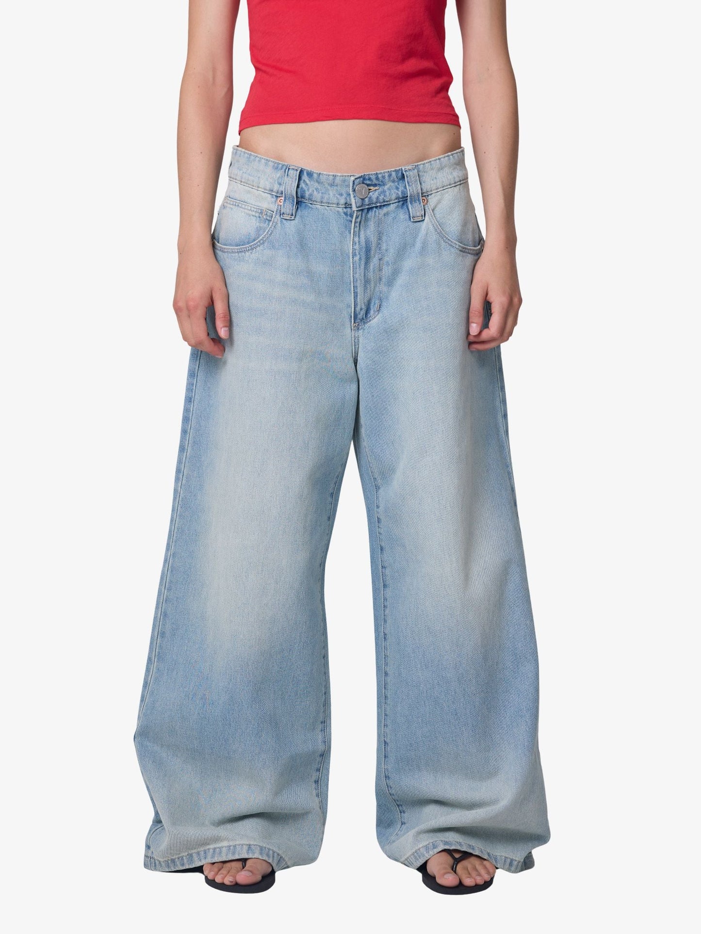 99 Mega Baggy Brittney Jeans