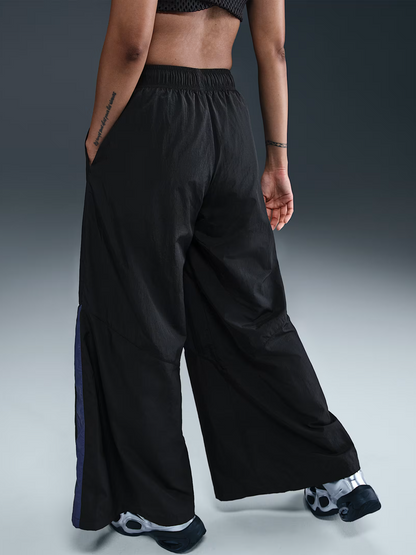 Women's Nike Sportswear Wide-Leg Woven Trousers